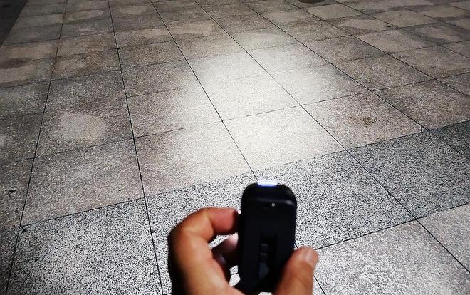 磁吸头灯：多样照明光影魔法让夜晚更炫美新葡京Fenix HL17R多用快拆(图10)